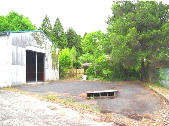 古泉町倉庫外観３