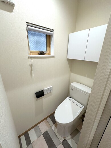 21_2Fトイレ_編集_コピー