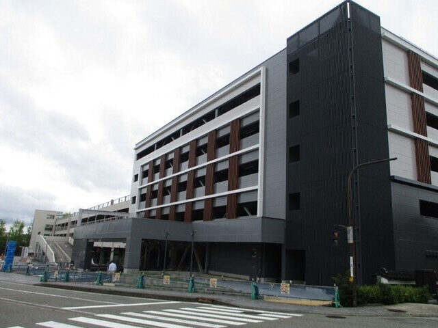 新兼六駐車場