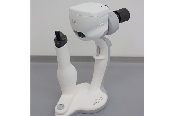 スリットランプ