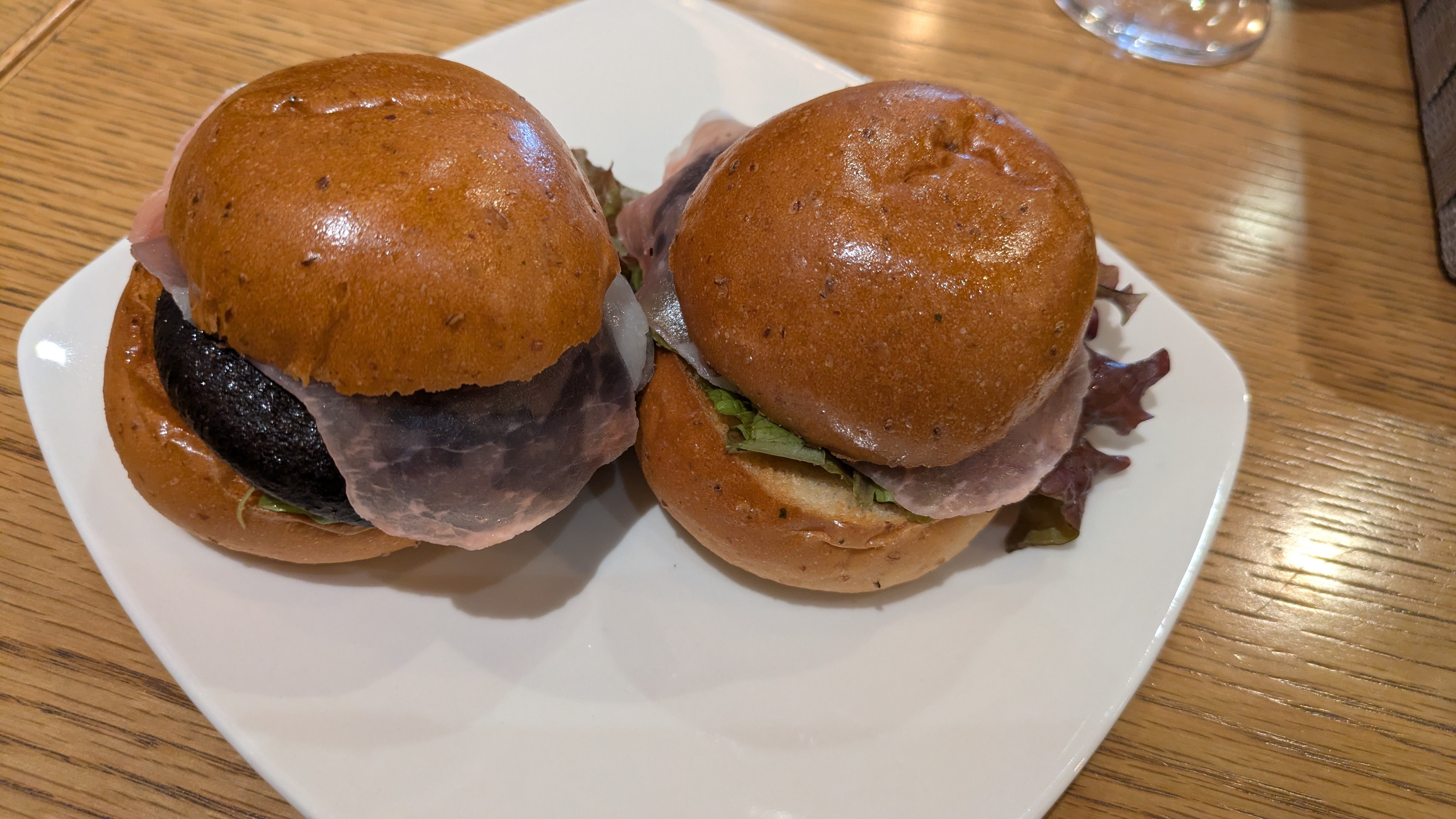 PXL_20251112_024358481[1]