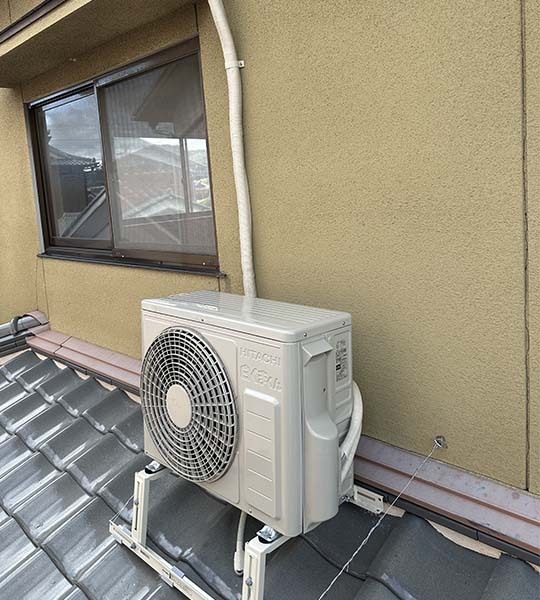 室外機2F屋根置き（平行型）