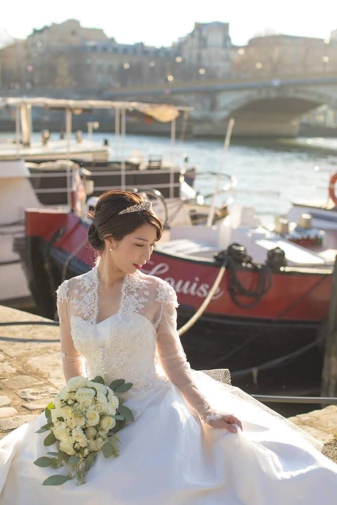 キャサリン妃を思わせる海外ウェディングに相応しいaラインウェディングドレス キャサリン妃を思わせる海外ウェディングに相応しいaラインウェディングドレス